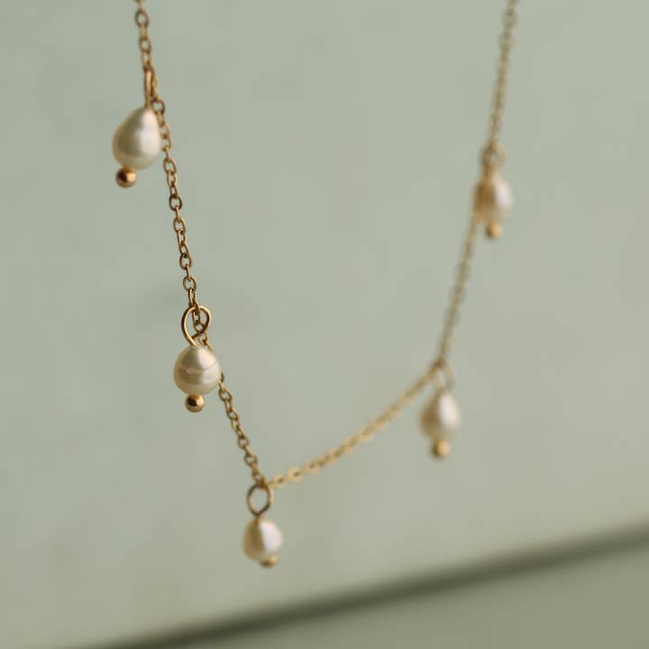 Silk Purse, Sow's Ear – wholesale Pendant/charm necklace – Dainty Pearl Collarbone Necklace