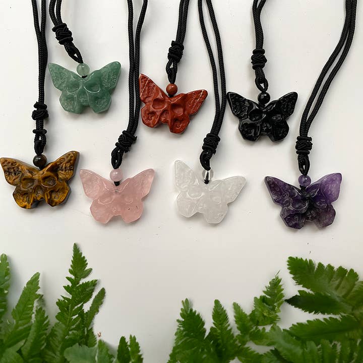 Ciondolo farfalla con teschio in pietra naturale per la vendita all'ingrosso da parte di VIE