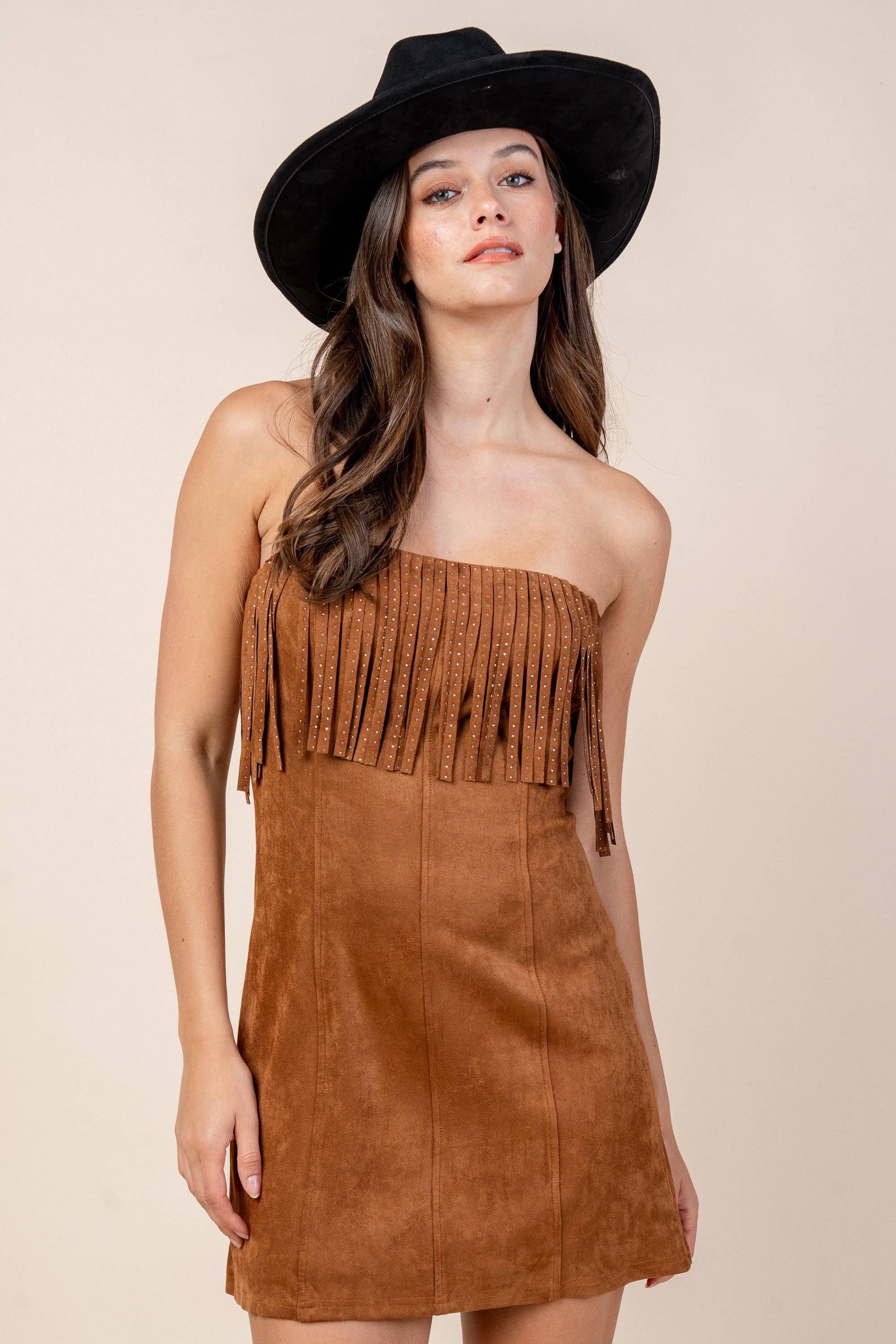 MARRON CD30251N / ROBE COURTE TUBE EN DAIM PIERRE AVEC FRANGES en vente sur Faire3