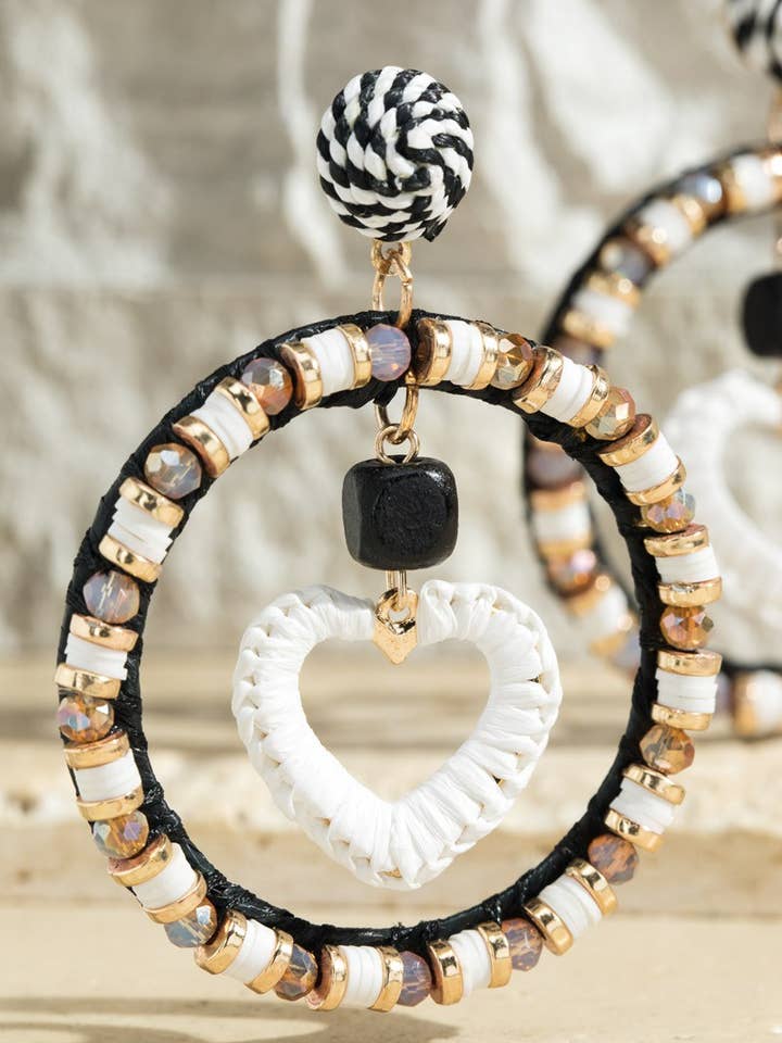 Orecchini in rattan e perline Multi Mix per la vendita all'ingrosso da parte di Urbanista