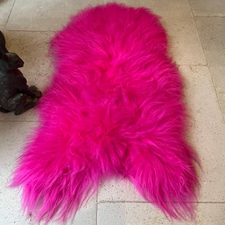 Wildash London - Wholesale Retailer Display - Home & Living - Icelandic Hot Pink Sheepskin Rug Throw 100-110cm L