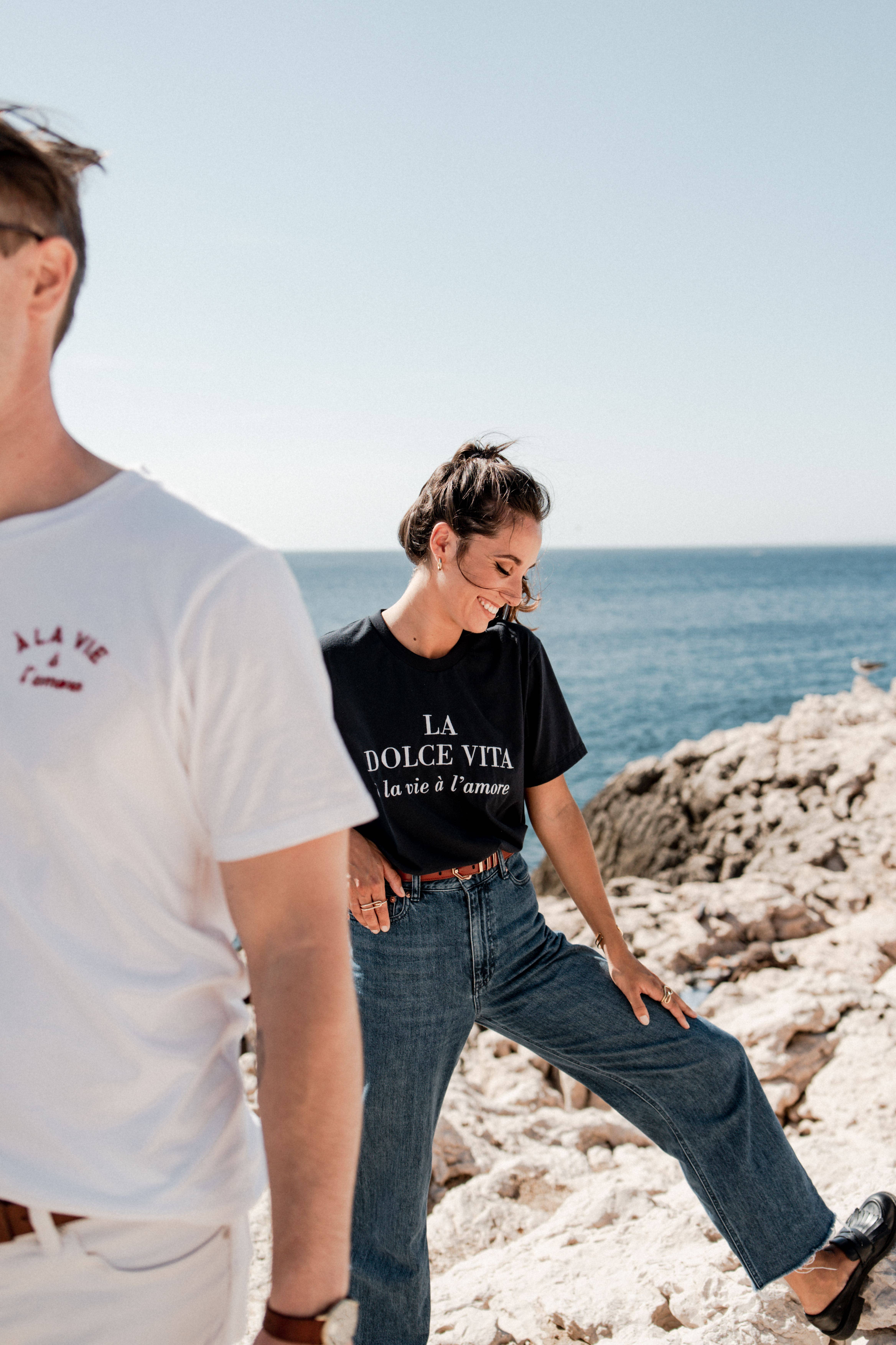 Un baiser français s'il vous plaît - Wholesale Screen Printed T-Shirt - Women's - Navy blue La Dolce Vita T-shirt3