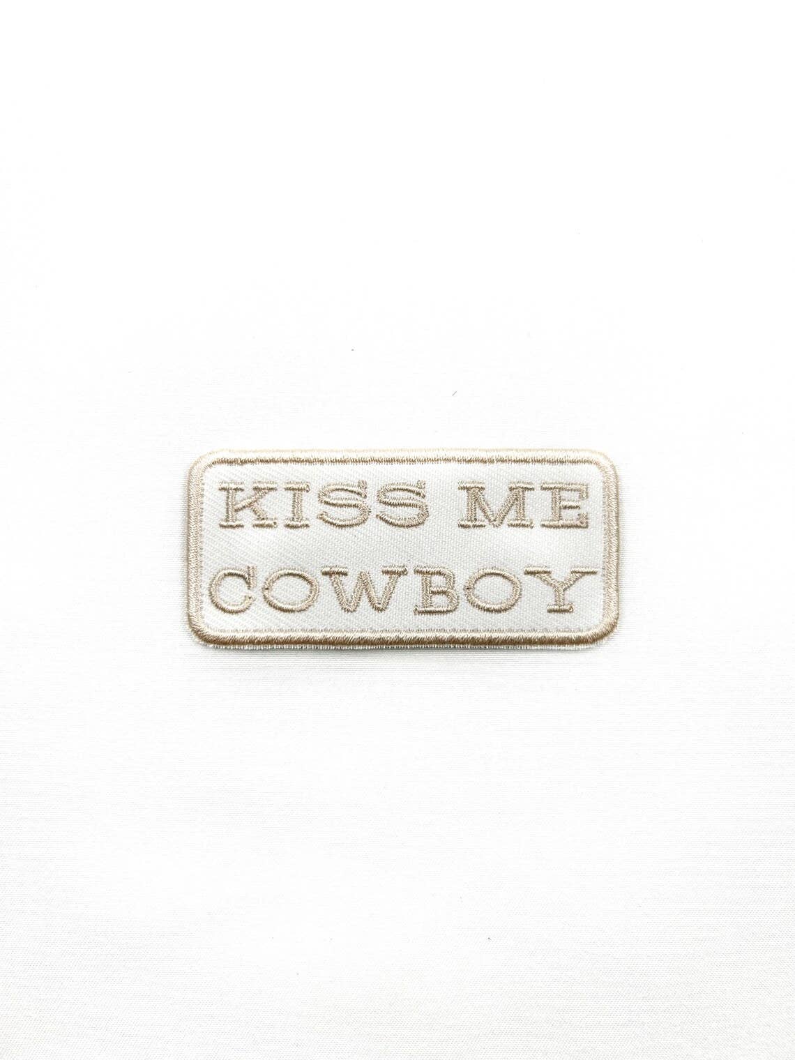 Field Trip Threads - Vente Écusson - Écusson thermocollant brodé « Kiss Me Cowboy » style western rodeo1