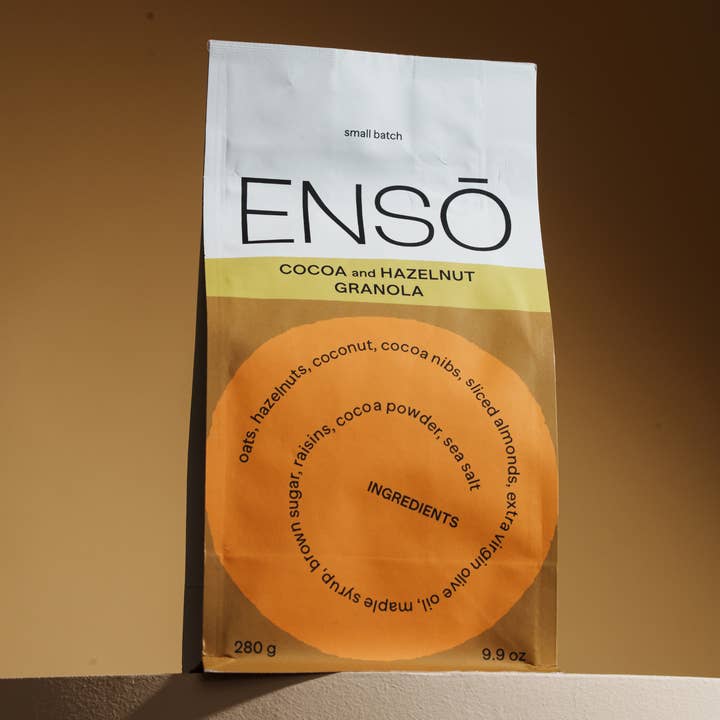 Kakao- & Haselnuss-Granola – Kleine Charge, in Olivenöl gebacken für den Großhandel von ENSŌ