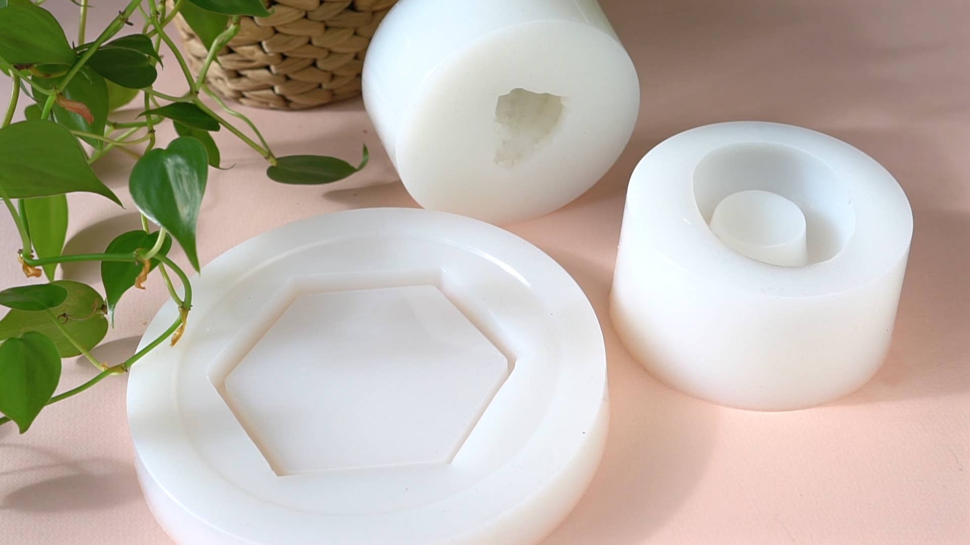 Professional Resins, LLC - Wholesale Craft Supplies - “PURE MOULD” – Translucent liquid rubber for mold-making3