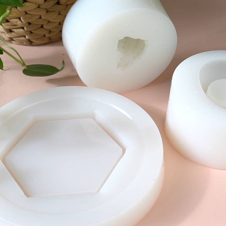 Professional Resins, LLC - Wholesale Craft Supplies - “PURE MOULD” – Translucent liquid rubber for mold-making3