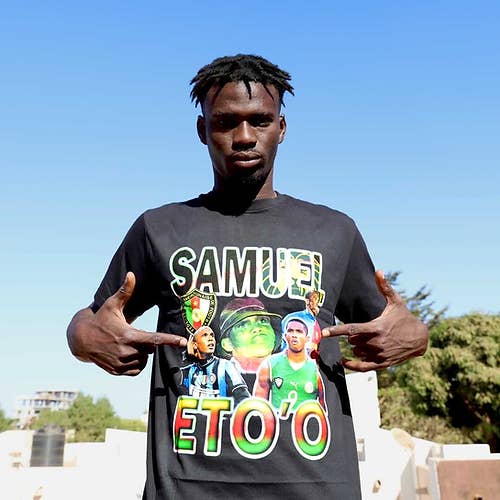 Samuel Eto'O T-shirt voor wholesale door Retro Football Gang