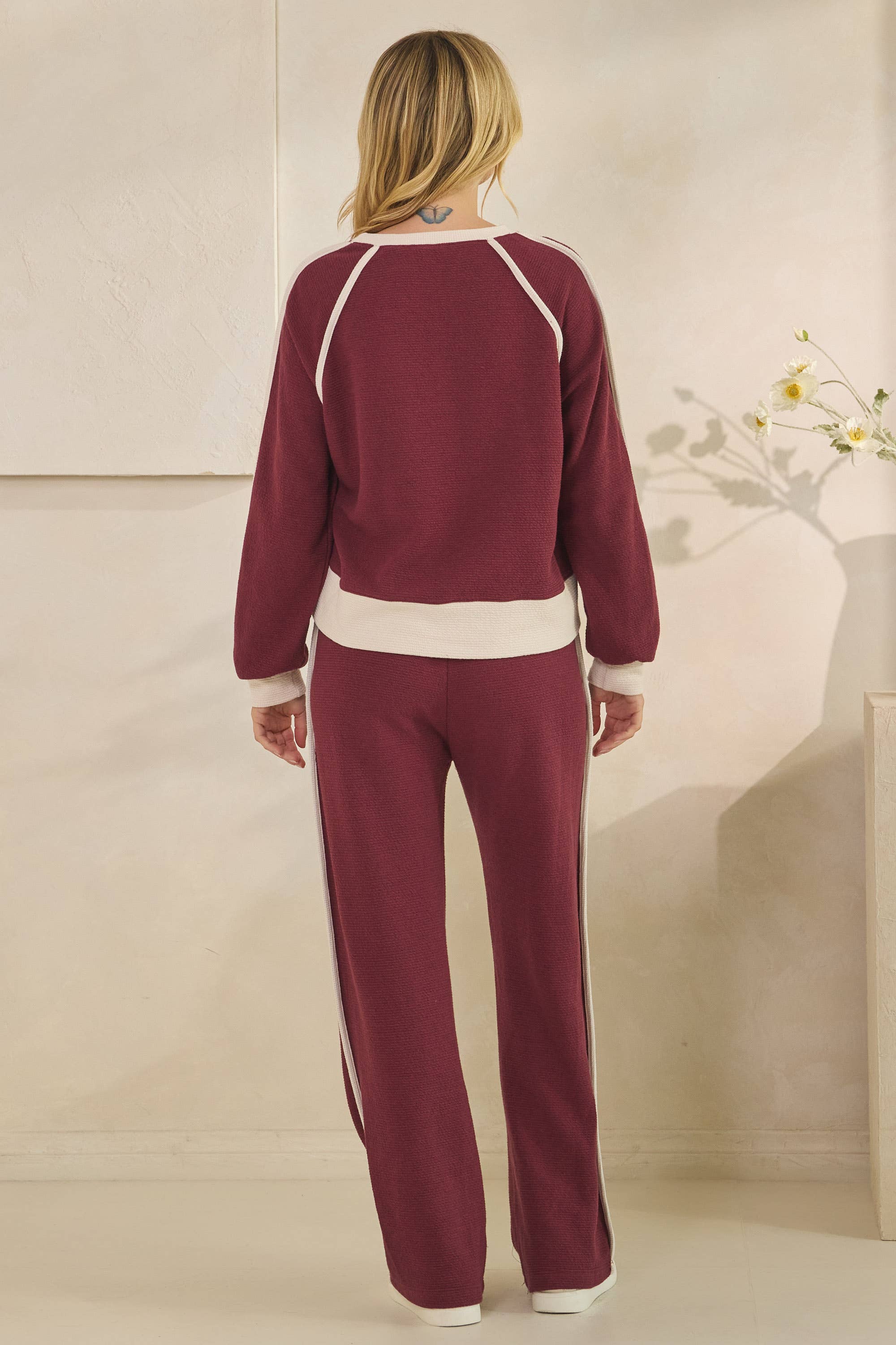 Tres Bien, Inc - Wholesale Pants - Women's - CONTRAST LINE ON THE SIDE CLOUDY KNIT STRAIGHT BOTTOMS6