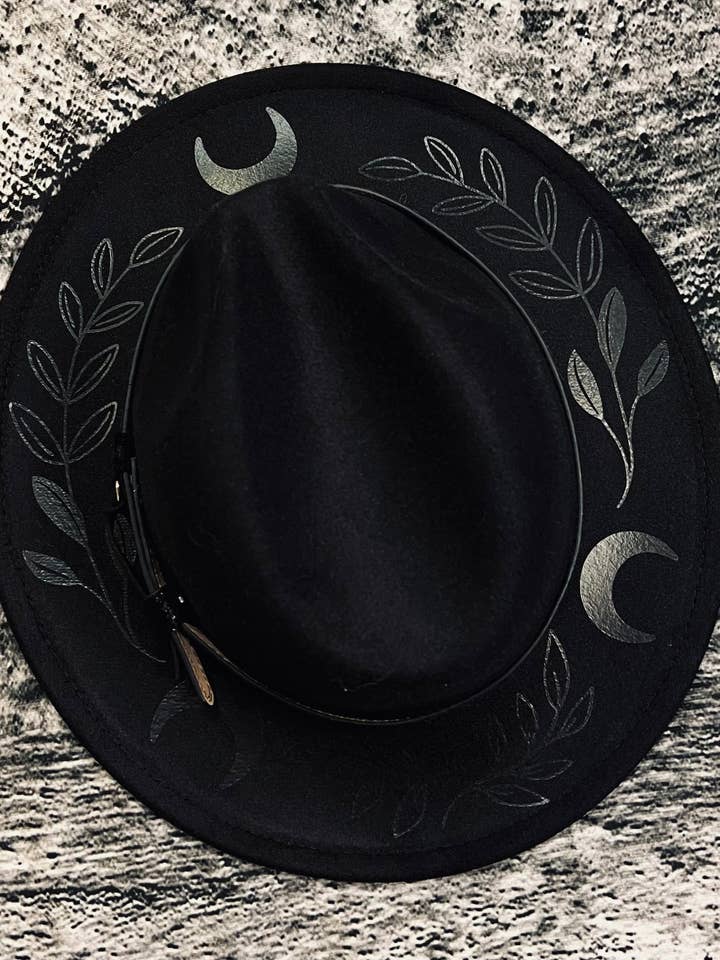 Cappello vegano in feltro - Black Fern Moon per la vendita all'ingrosso da parte di Witchwood Bags