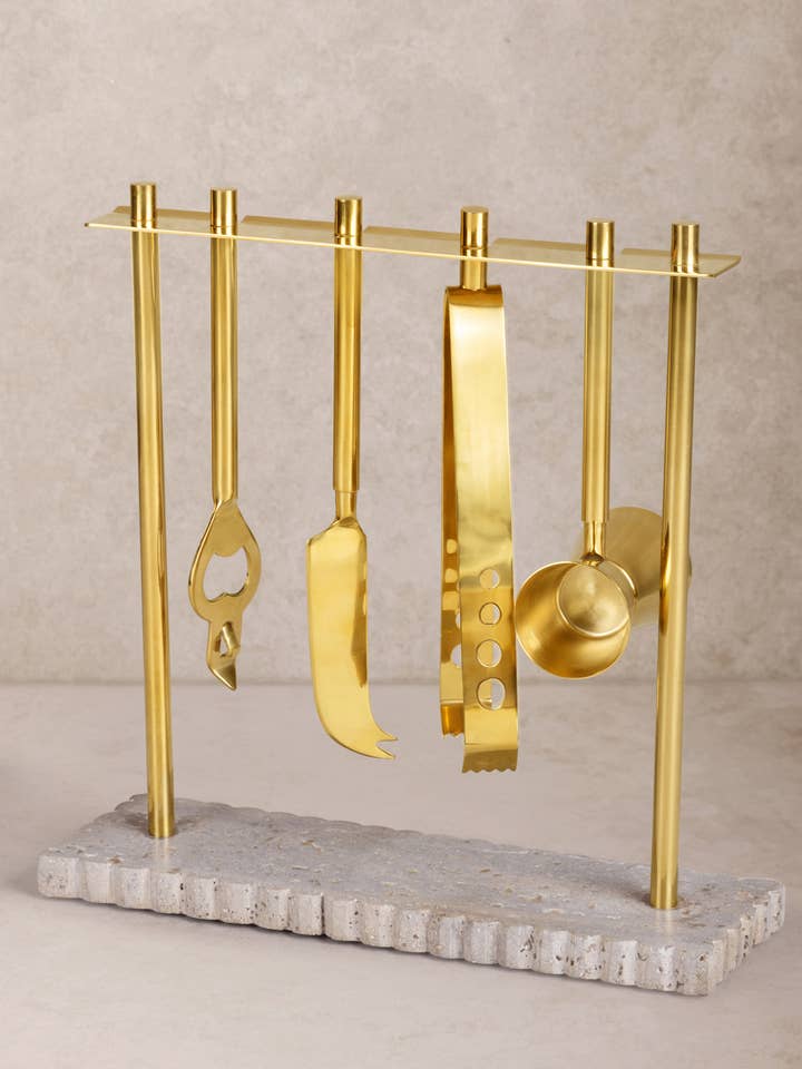 Set di Strumenti per Bar Jubel Gold con Base in Travertino Onice per la vendita all'ingrosso da parte di GAURI KOHLI