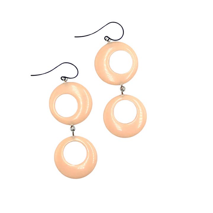 Boucles d'oreilles Peach Marcia pour la vente par Leetie Lovendale