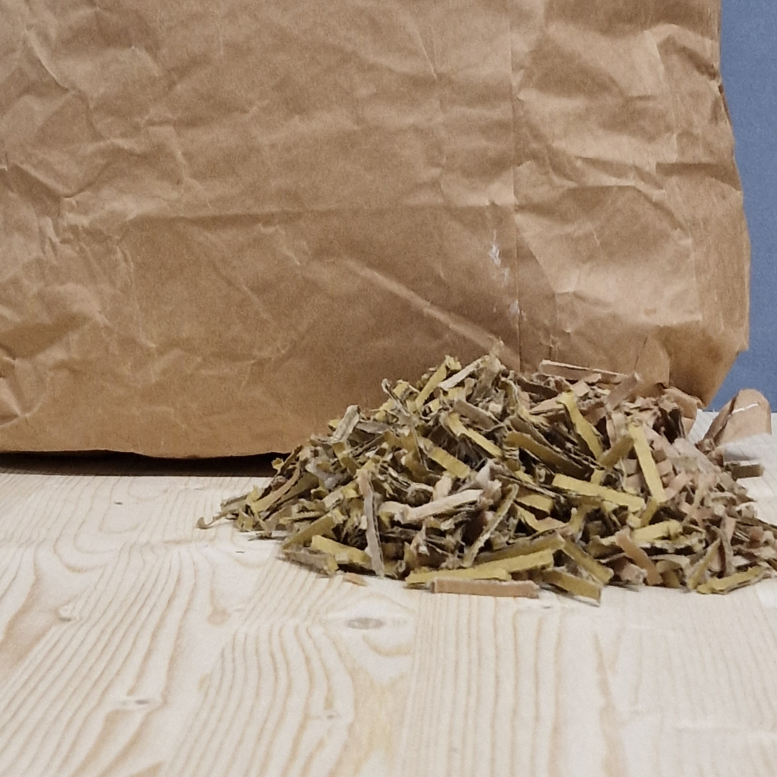 ReallyRecycle – wholesale Pet bed – Cat/dog – 3kg Shredded Cardboard. Ideal Animal Bedding or Packaging1