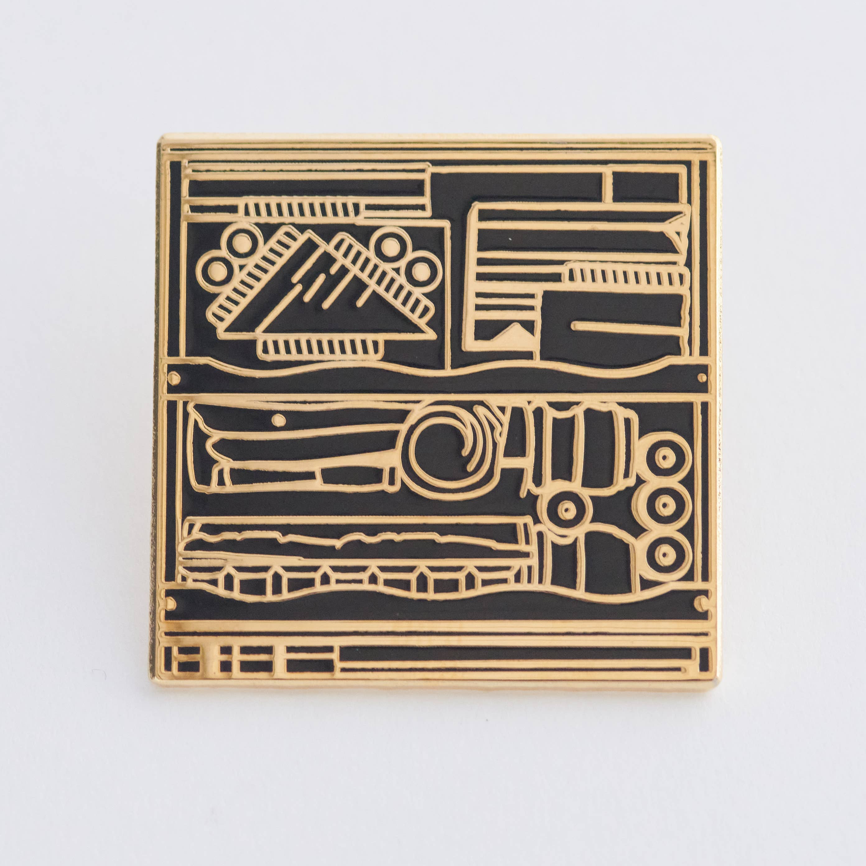 Nevelson LLC - Wholesale Lapel Pin/Button - Louise Nevelson Lapel Pin