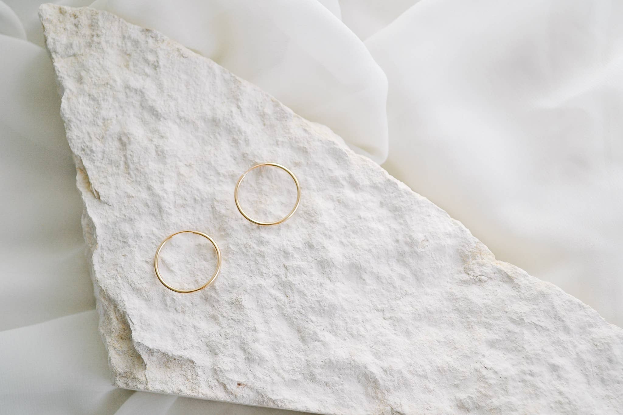 Heritage & Bloom - Vente Créoles - Boucles d'oreilles Endless Hoop2