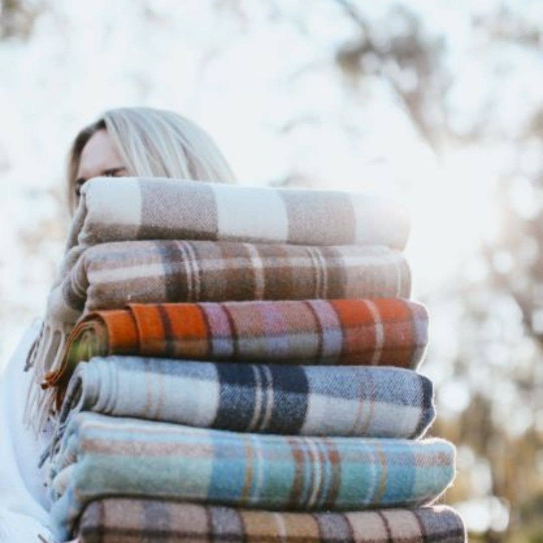 The Grampians Goods Co. - Vendita all'ingrosso Plaid - Coperta Heritage Tartan in lana riciclata23