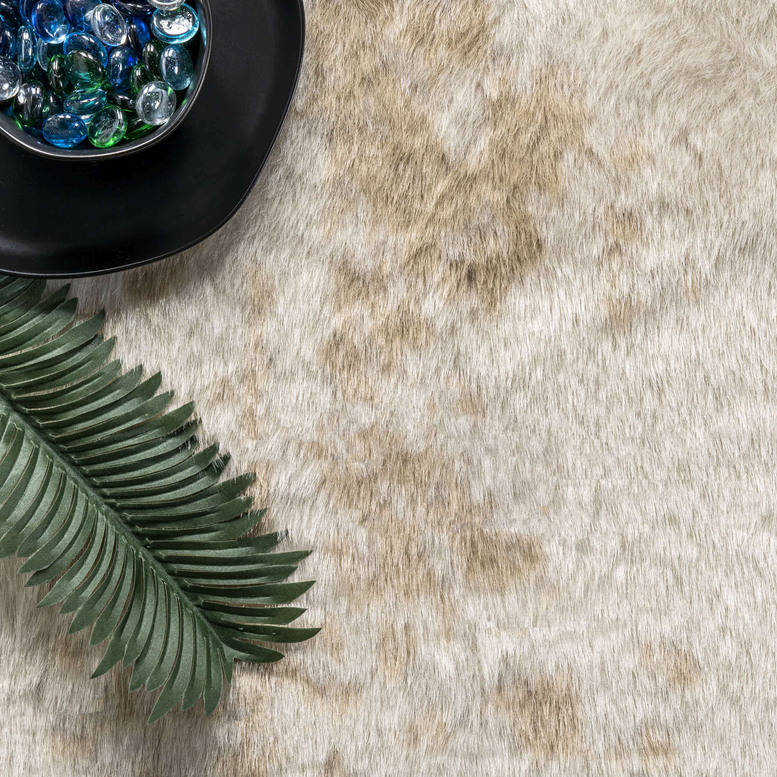 nuLOOM - Wholesale Area Rug - Faux Cowhide Washable Area Rug14