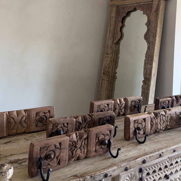 Gancho de Pared Tallado a Mano para venta al por mayor de Project Kalaa