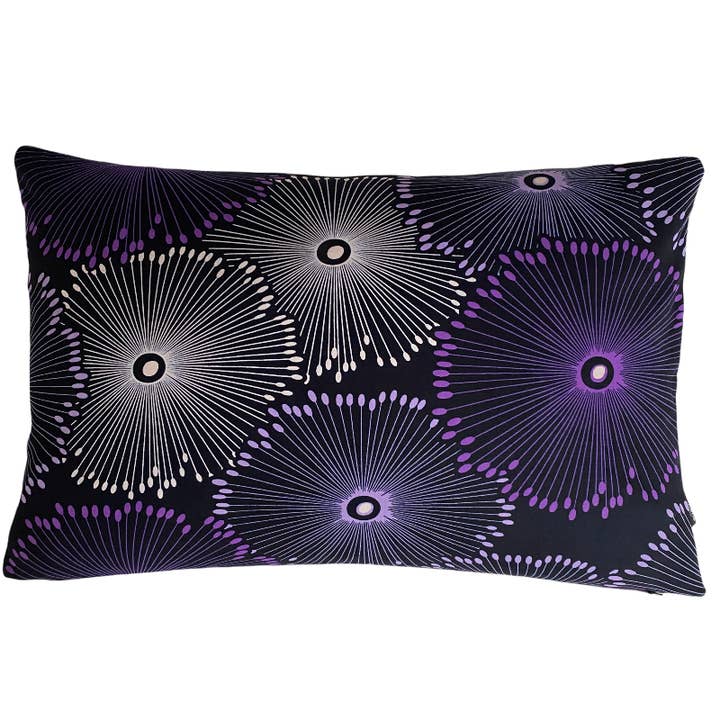 Coussin violet Iki dandelion 40x60 cm pour la vente par Mumutane