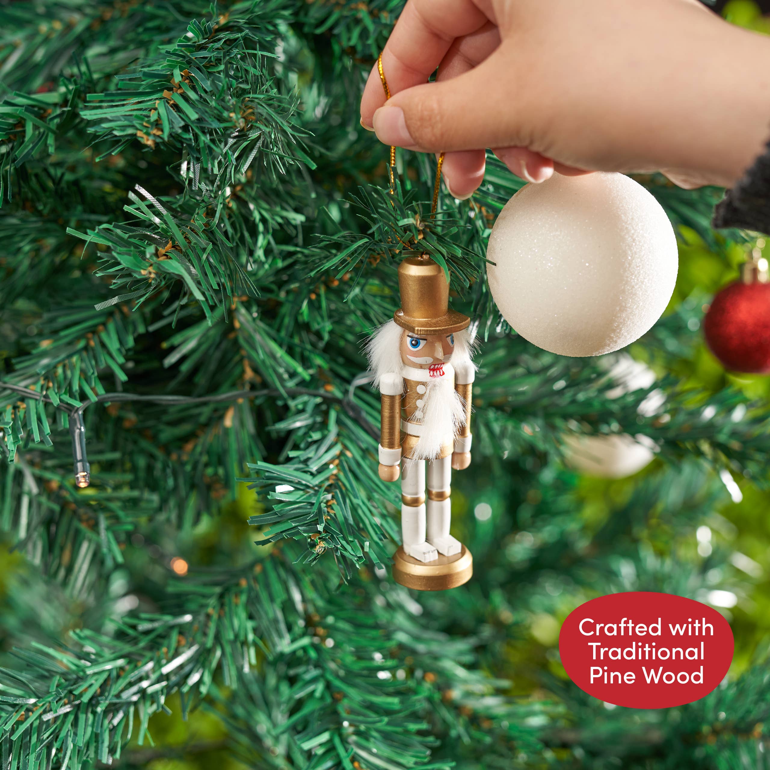 The Twiddlers - Vente Décoration de Noël - 6 décorations de soldats casse-noisette en bois doré pour sapin de Noël, 10 cm8