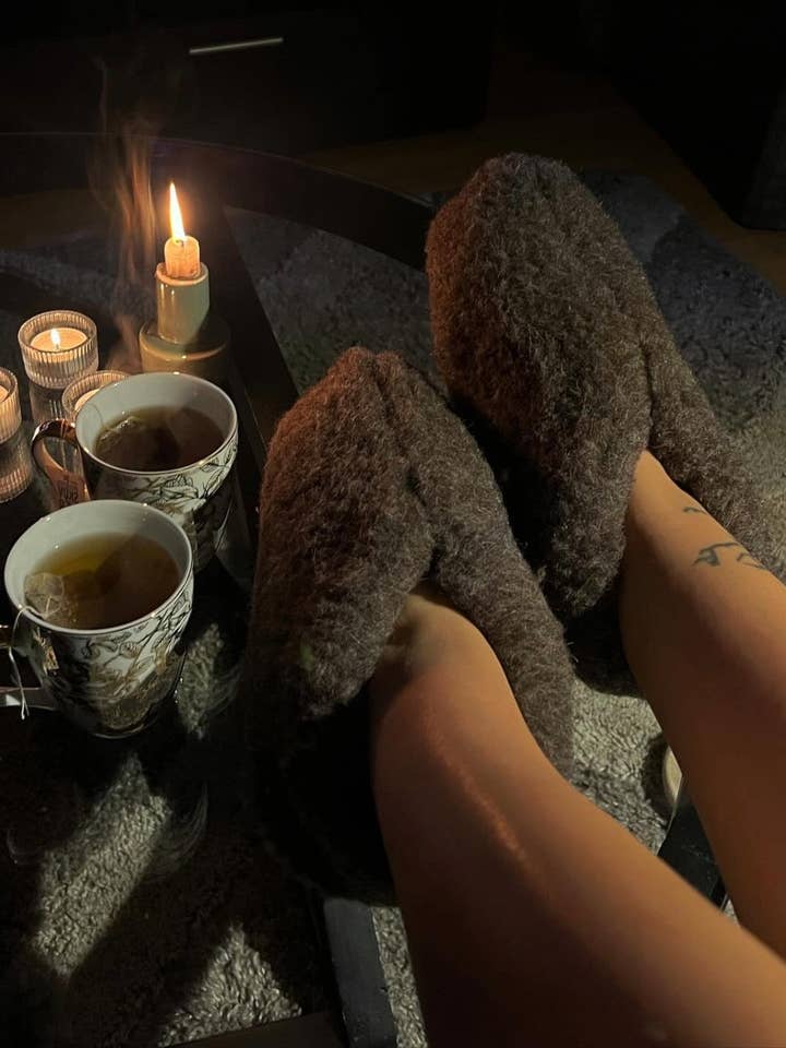 The Cozy Sheep – wholesale Tofflor - Unisex – Ulltofflor - Mörkgrå/brun (Låg modell)