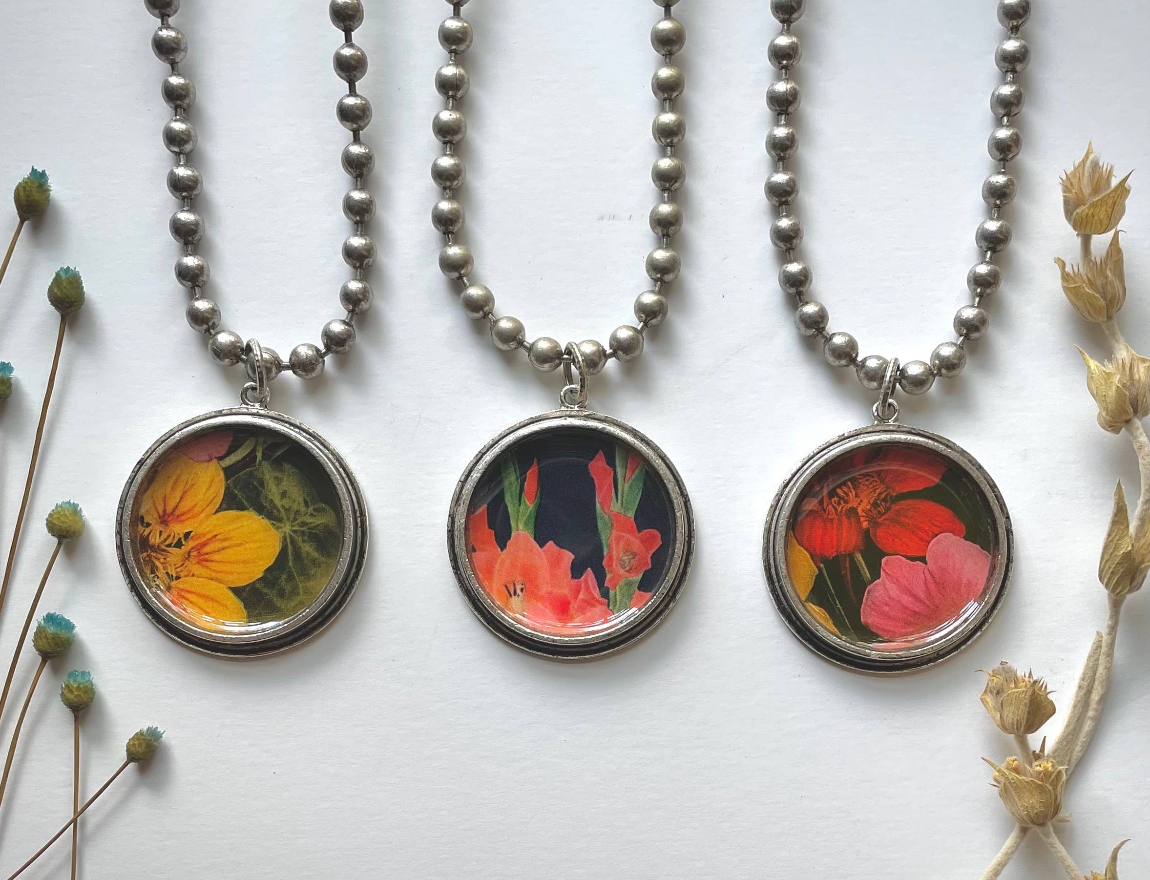 joeyfivecents - Wholesale Pendant/Charm Necklace - Large Chunky Silver Necklace - flowers, garden, rich color6