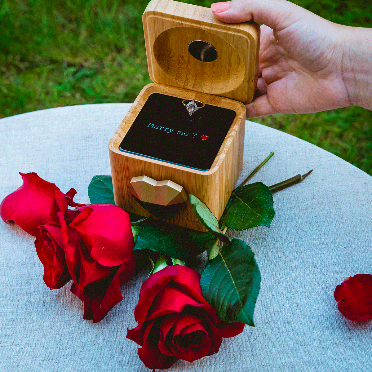 Lovebox (Europe) - Vente Boîtes décoratives - Lovebox Yes I Do - Le cadeau parfait pour la Saint-Valentin5