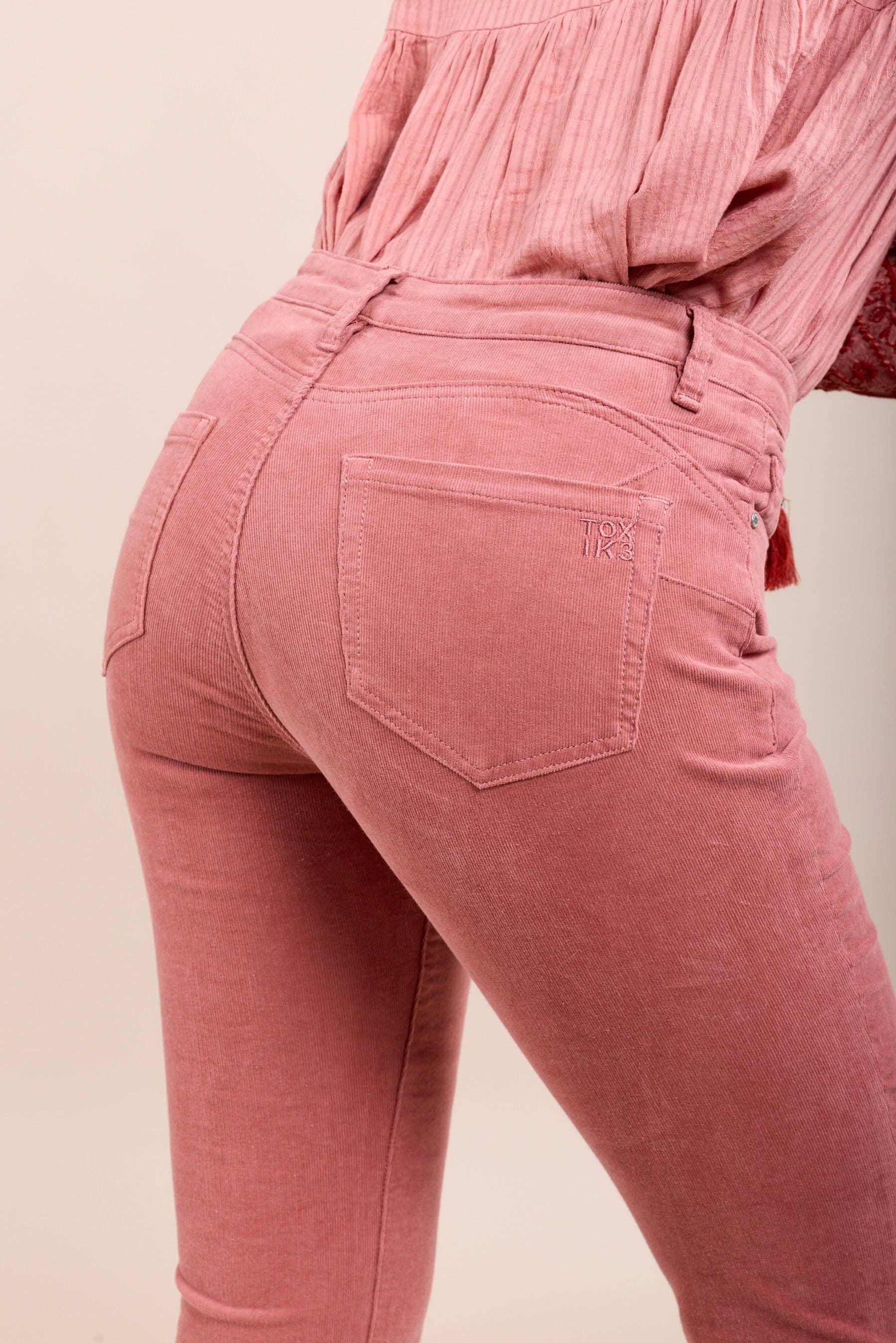 Toxik3 - Wholesale Pants - Women's - Toxik3 pantalon slim push-up stretch en velours milleraies14