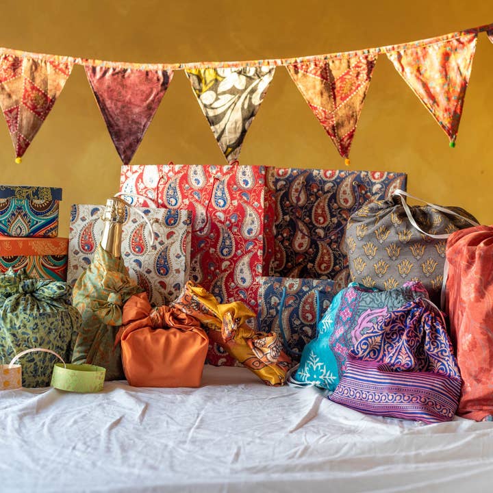 The India Shop – wholesale Gift bag set/pack – Set of 4 Recycled Sari Gift Bags5