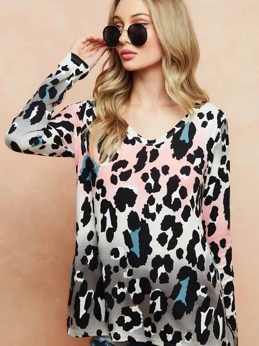 Top de punto suave con estampado de leopardo y escote profundo en U BiBi Gradation para venta al por mayor de Queenado