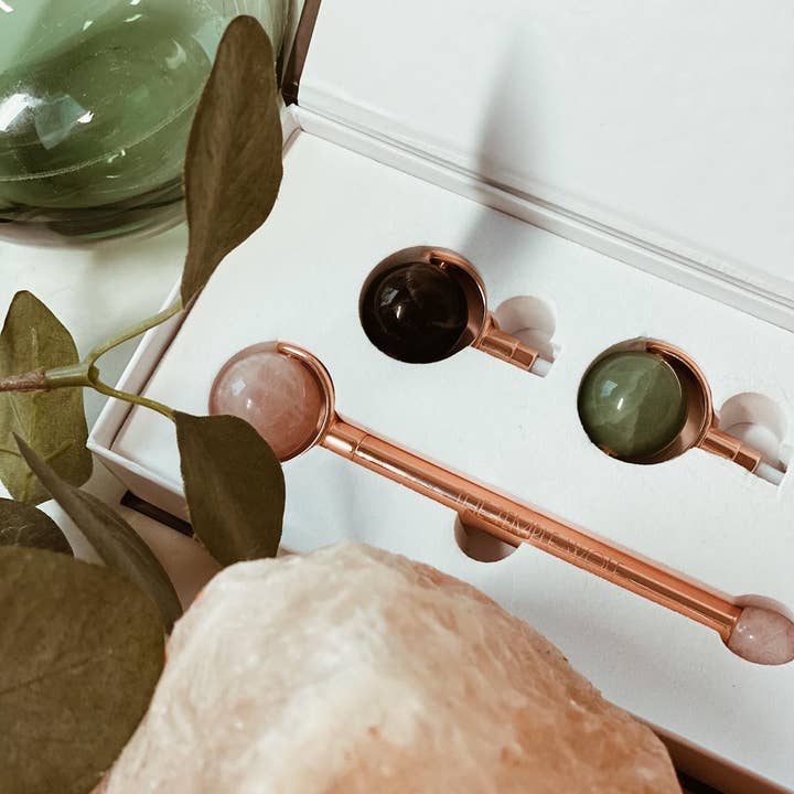 The Temple Wolf – wholesale Face/beauty roller – Crystal Roller