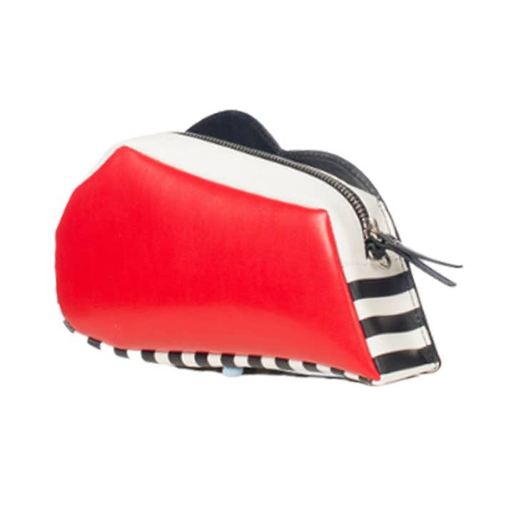 Black Kiss Bag for wholesale on Faire1