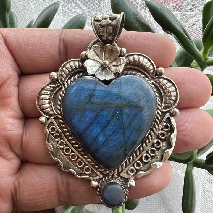 Colgante de forma de corazón de labradorita natural, plata tibetana para venta al por mayor de GTG Gems Corp