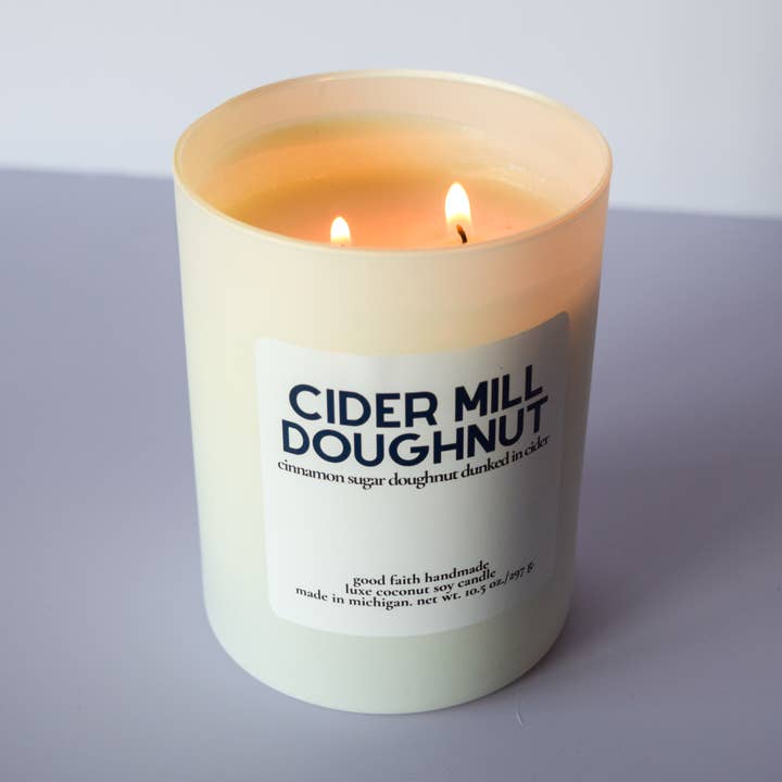 Autumn Coconut Soy Candle 10.5 voor wholesale door Good Faith Handmade LLC