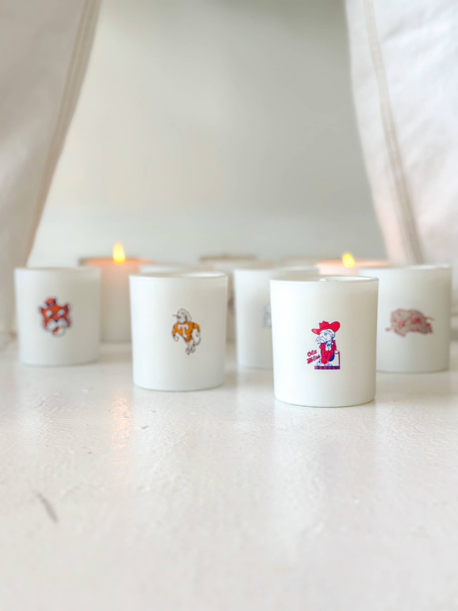 Bungalow South – Vela em jarro/copo por atacado – Vela de 10 oz da Coleção Collegiate9