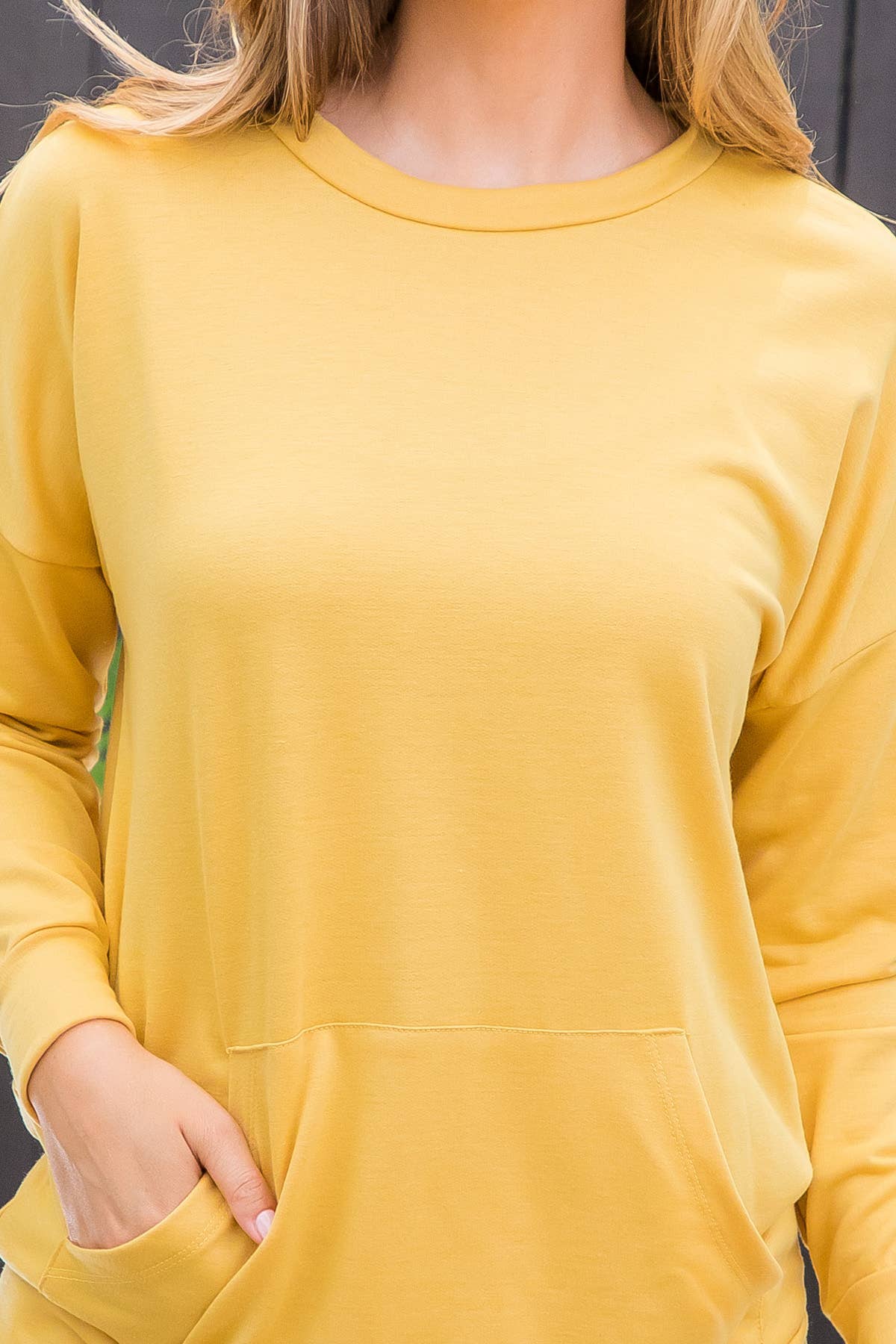 You & Me - Wholesale Tuniek - Dames - YMT20011V-BADSTOF TOP MET LANGE MOUWEN EN KANGOEROEZAK16