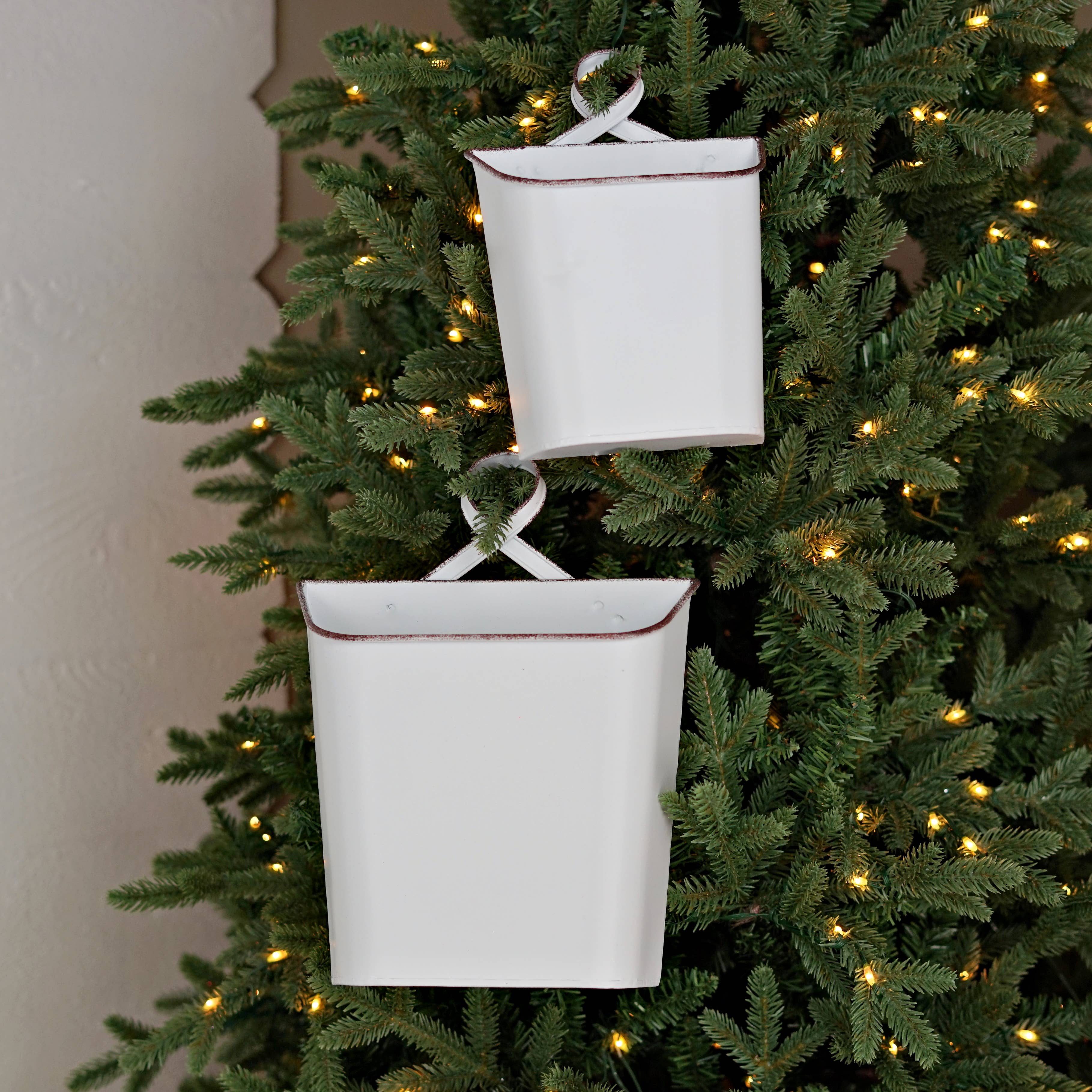 Holiday Depot Inc. - Wholesale Bucket/Pail - 570613- Metal Wall Bucket-White with Rusty Edges-9Hx6.5Wx2.26