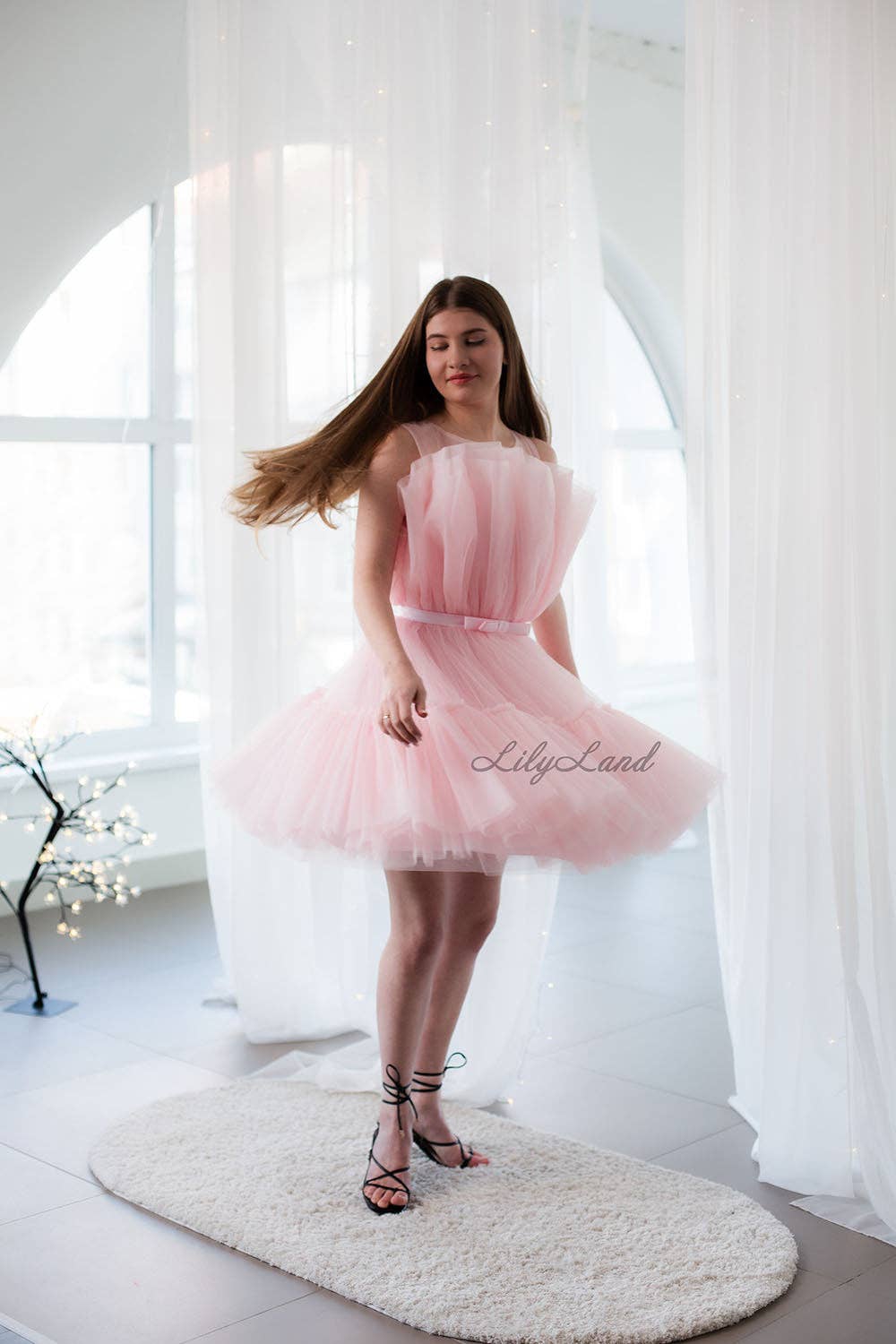 Lilyland – Großhandel Mama-Kind-Set – Passende Barbie-Tüllkleider Mama und Tochter mit Zug6