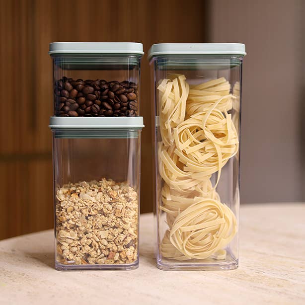 Menastyl - Wholesale Food Storage Container - 1.5L airtight plastic container with green lid1