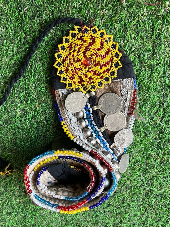 Cintura da donna con cintura Banjara ricamata vintage per la vendita all'ingrosso da parte di Bhawana Handicrafts