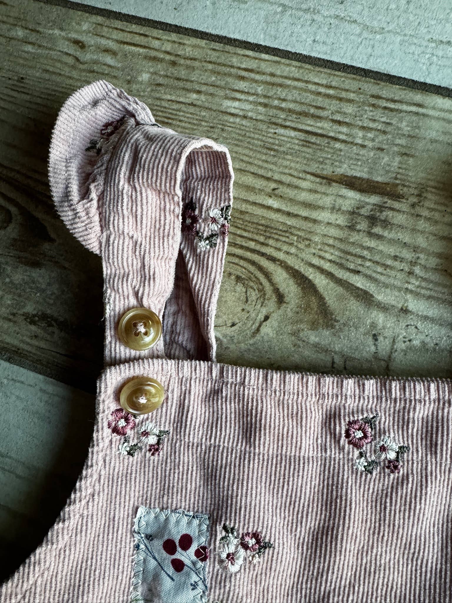 Hammy Downs Threads - Wholesale Dress - Kids - Floral Cord Jumper Dress
Sz-12M Only 1 Avail. One of A Kind5