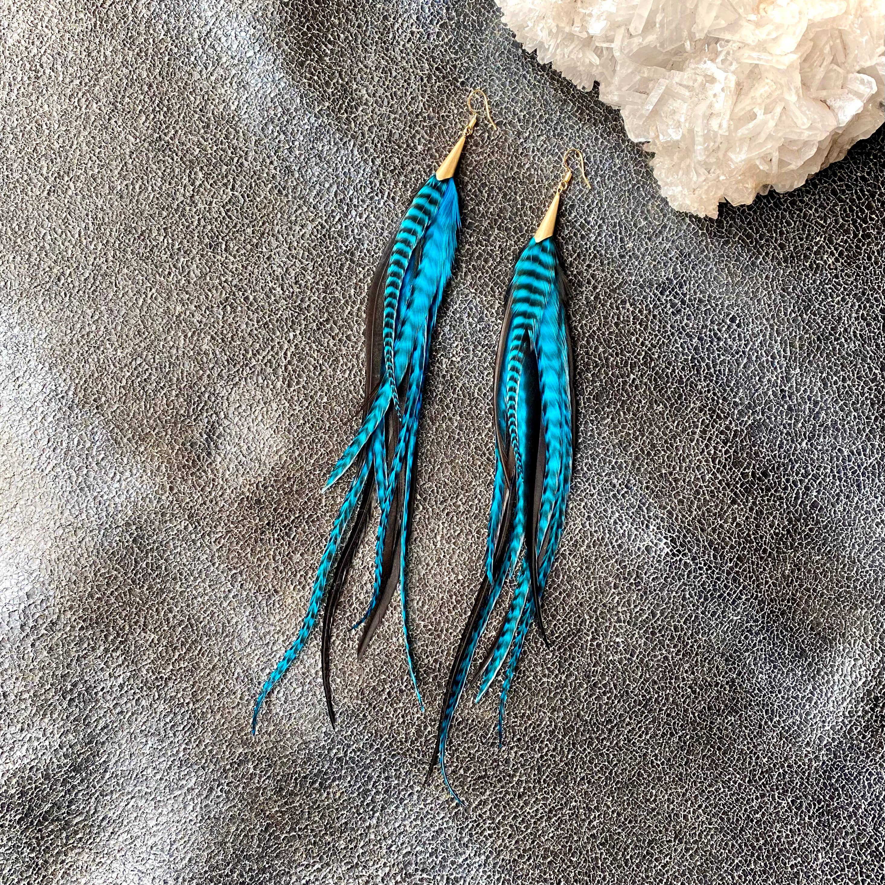 ASTALI - Venta al por mayor Pendientes colgantes - Pendientes largos con forma de pluma y cono, color turquesa y negro y dorado5