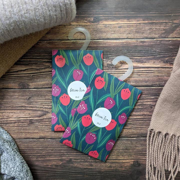 Robert Frederick Ltd – wholesale Sachet – Willow and Belle Scented Hanging Sachet - Set of 4 Green Tea - Tulips Design5