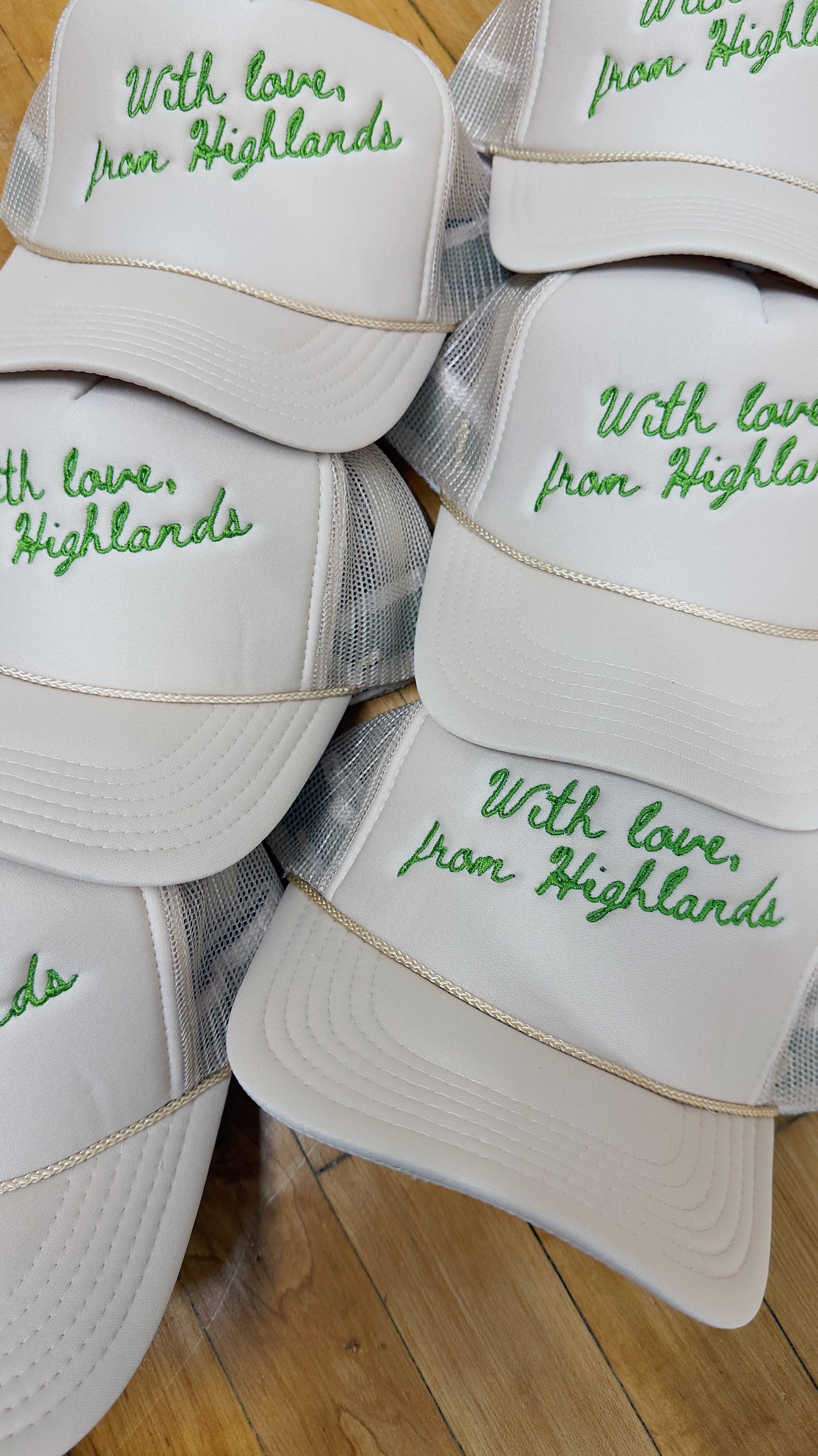 La Fête Goods - Vente Casquette de camionneur – femme - Rencontrez-moi à ...! Casquette de camionneur personnalisée6