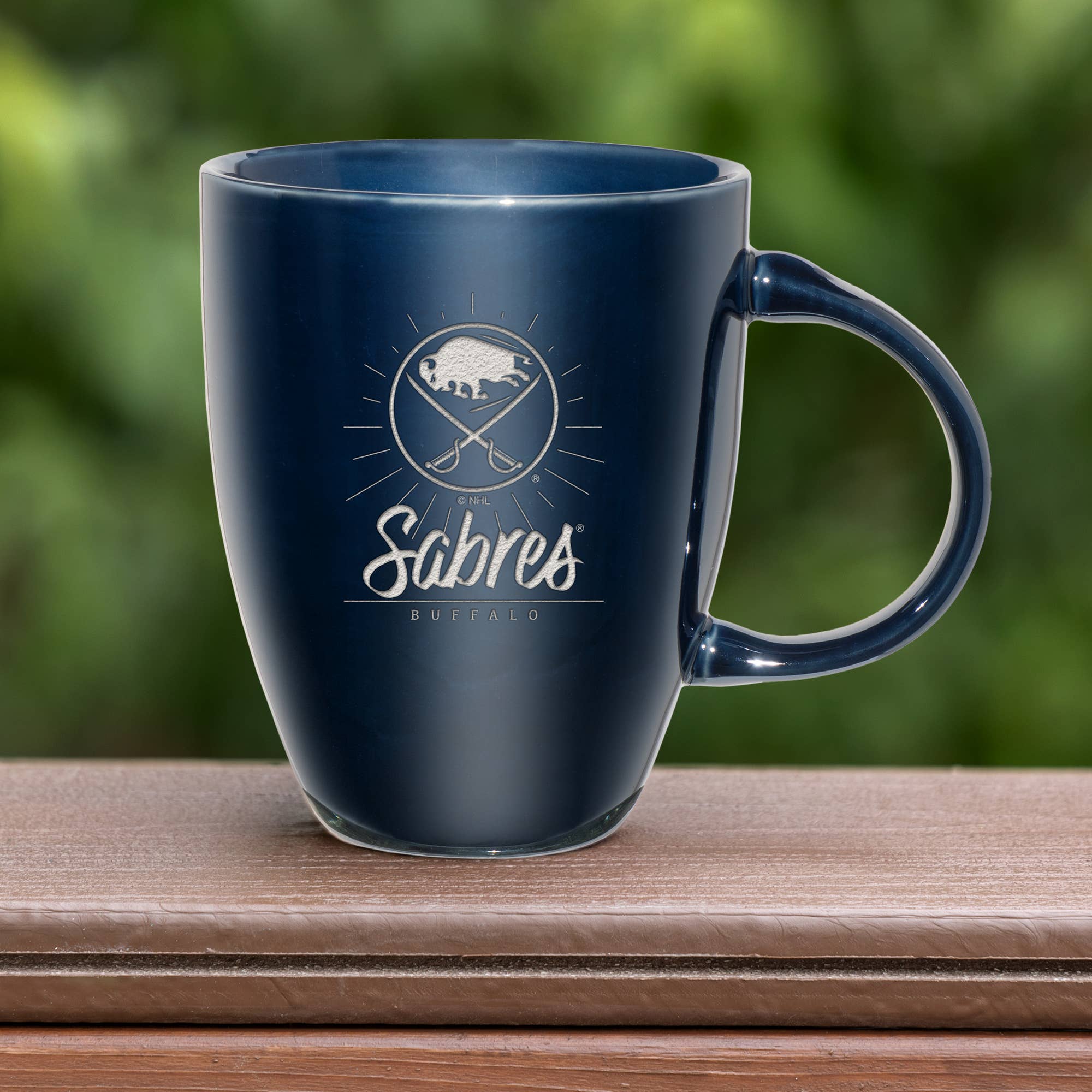 Rico Industries - Vente Tasse à café - Mug en céramique lustrée gravé au laser 18oz NHL Buffalo Sabres Marine3