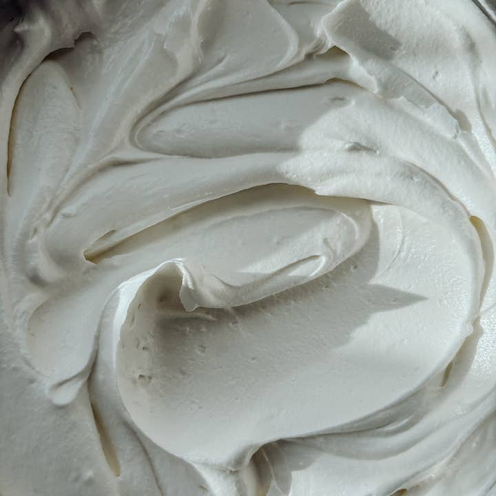 Wild Roots Tallow Co. – Großhandel Anti-Aging-Feuchtigkeitscreme – Wacholder + Süßorangen-Talg-Körpercreme1