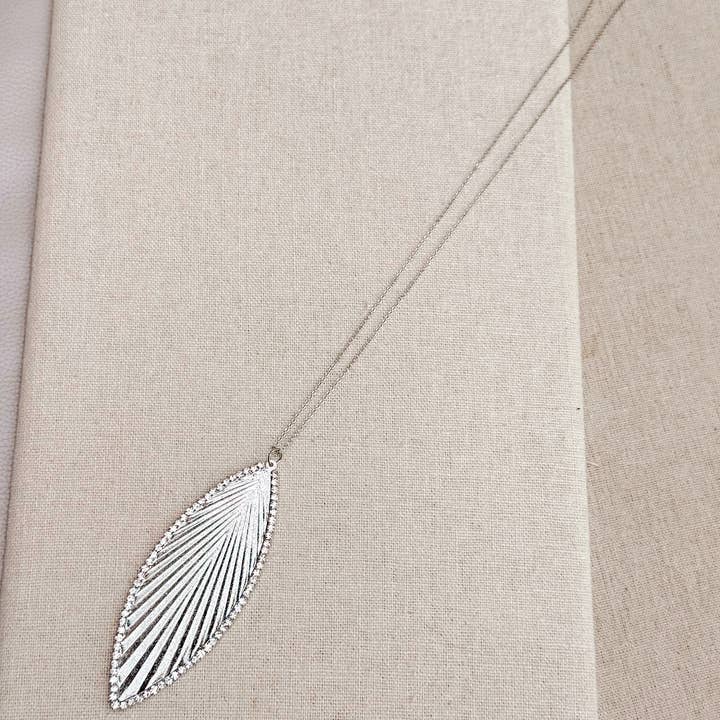 Gracie Rose Designs – wholesale Pendant/charm necklace – Rhinestone Silver Leaf Statement Necklace1