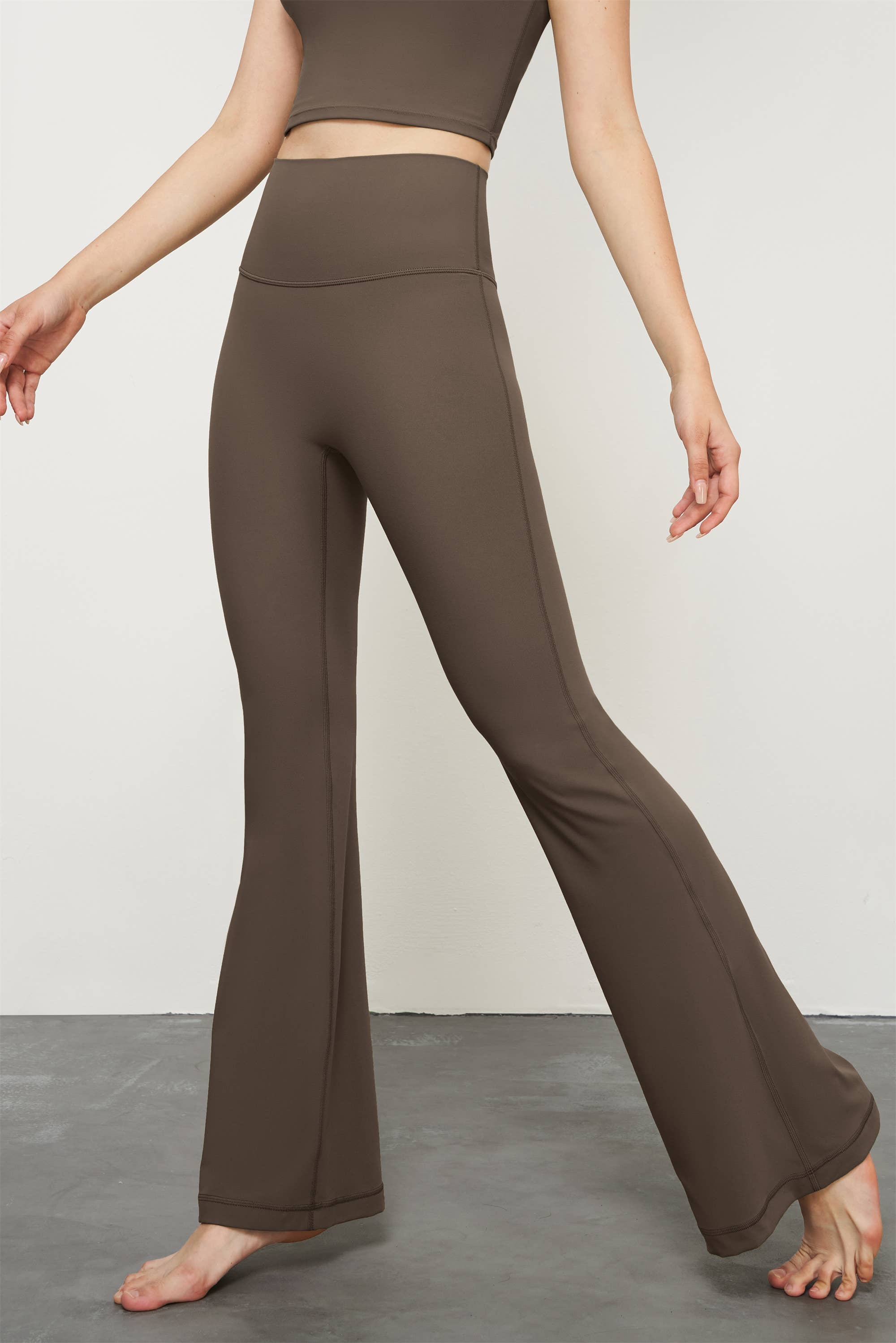 91thelabel - Vente Pantalon de sport – femme - Pantalon de yoga taille haute évasé sculptant Athena18