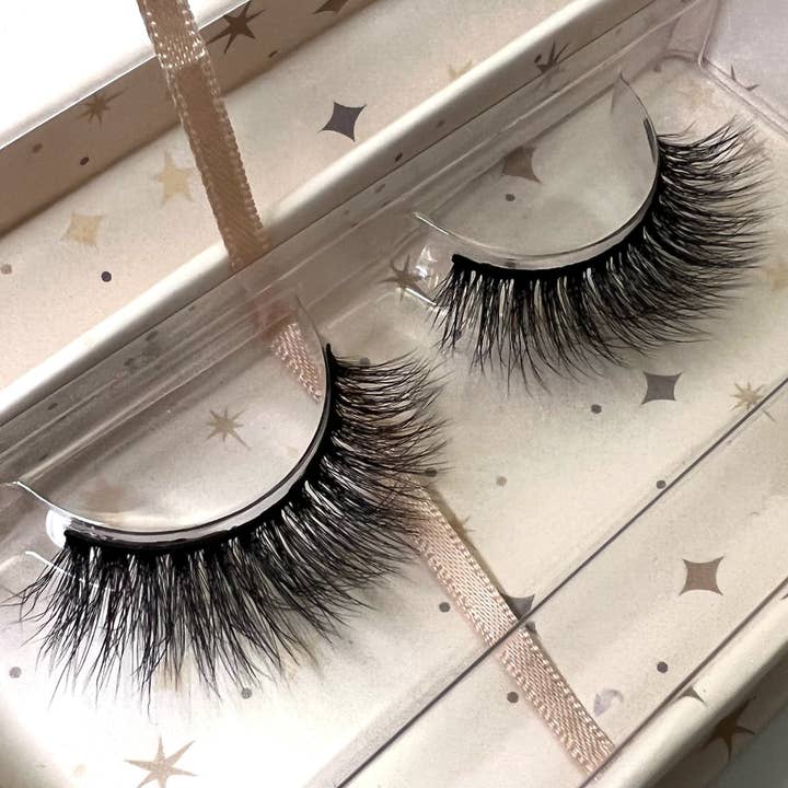 AMARA 3D FAUX MINK EYELASHES : VALERIA RAMOS COLLABORATION for wholesale by Moonslice Beauty
