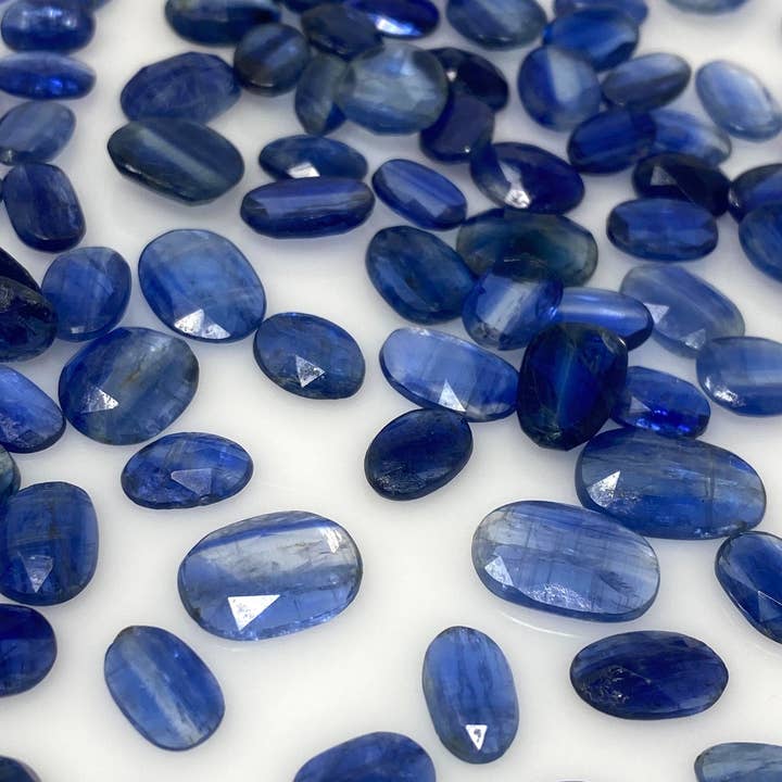 Lot de 10 cabochons en cyanite bleue naturelle taillés en rose, pierres précieuses en vrac, bagues, 8 x 6 mm à 14 x 10 mm pour la vente par Akstar Gems