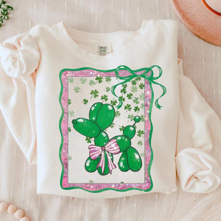 T-shirt avec chien en ballon pour la Saint-Patrick, pull trèfle pour la vente par Glaime